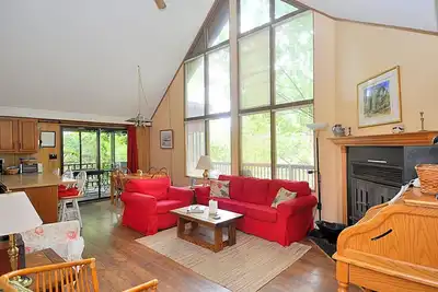 Image de Treetop, une magnifique cabane dans les bois!