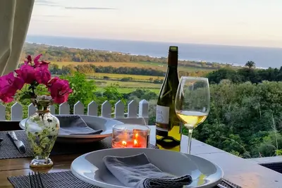 Image de Maison de plage privée romantique - Propre, calme et sûr, randonnée de 200 acres avec cascades
