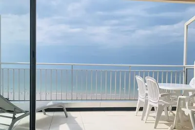 Image de Appartement 3 pièces face plage avec terrasse et garage - Les Sables d'Olonne