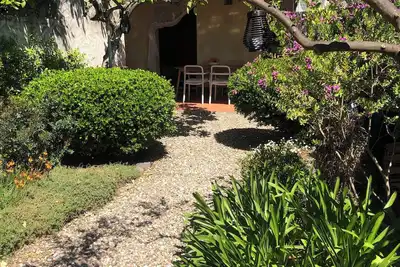 Image de Charming house with beautiful garden, close to the beach. Free WiFi!