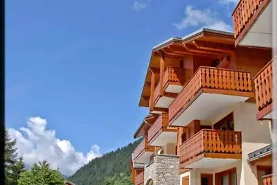 Image de Très beau appartement centre village au calme proche commerce et ski.