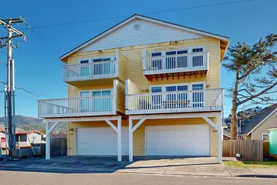 Image de Townhouse Dog-friendly à travers la rue de la plage w / vue sur l'océan