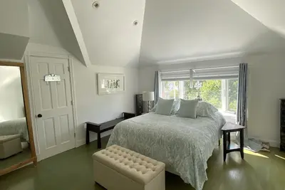 Image de ÉNORME Belle 3 Chambres 2 Bain. Appartement Avec Grenier - 30 Min À Nyc En Train
