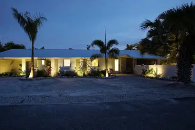 Image de Solde D'ÉTÉ! ! ! Maison de luxe au rez-de-chaussée avec piscine chauffée et spa - À quelques pas de Beac