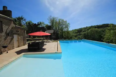 Image de Charmante maison en pierre avec piscine privée au coeur du Périgord Noir