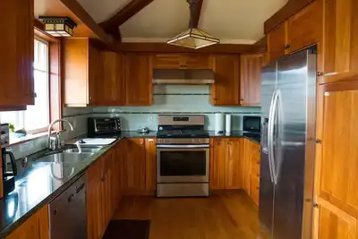 Image de Superbe retraite avec vue sur l'océan à couper le souffle ~ 3 chambres et 2. 5 salles de bain, 10 personnes