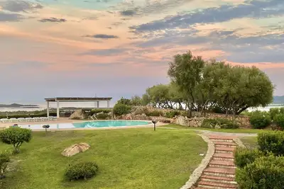 N ° 5: Appartement fantastique avec piscine, vue panoramique, à 5 minutes de la plage