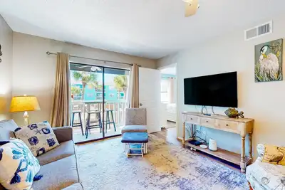 Image de Condo avec parking et emplacement près de la plage, piscines partagées, vue imprenable