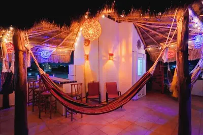 Image de Sleeps 16! ! Pickup AÉROPORT Gratuit! Isla Ferry! Paradis sur les toits \/ Vues \/ Piscine \/ WiFi