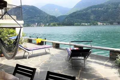 Image de Direct sur le lac de Lugano: baignez-vous de votre villa - Cottage pour 4 personnes à Riva San Vitale