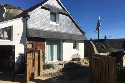 Image de Maison sur la cote de Granit Rose au calme<br>en centre ville de Trégastel plage