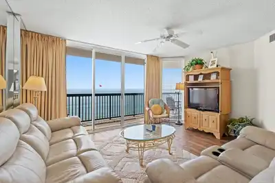 Image de AshWorth 1607, Condo 3 chambres sur la plage, bain à remous et connexion Wi-Fi gratuite!