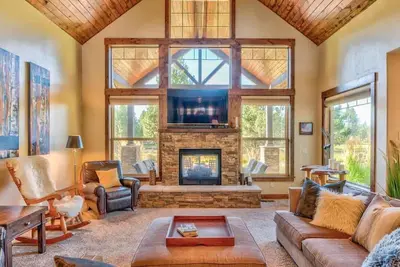 Image de 16795 Pony Express est une belle maison personnalisée sur la grande rivière Deschutes! !