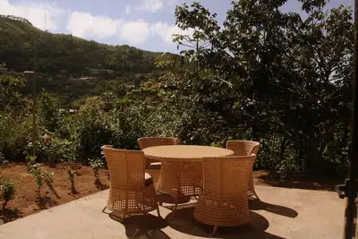 Image de Belle Bella Vivace avec Rolling Mountain et la baie de Nicoya
