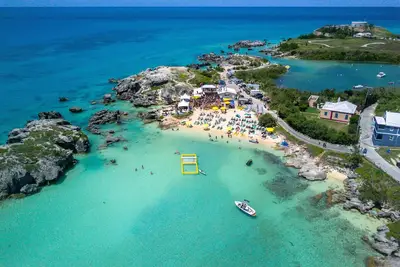 Maison de plage moderne @ Tobacco Bay + Twizzy Charger