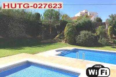 Image de L'Escala, Appartement 2 ch. plage près avec vue piscine, jardin et la mer.