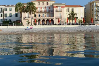 Image de Le Provençal: spacieux appt face à la plage 2ch, 2sdb, clim,