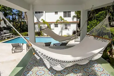 Image de R Casa Unit 2 à Steps Beach: Maison nouvellement rénovée avec toutes les cloches et les sifflets
