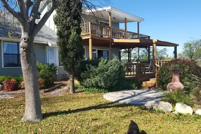 Image de Belle maison \"Amistad Lake View\" ** Toutes les commodités pour les pêcheurs et les familles!
