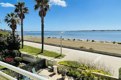 Image de Généreux maison de vacances exclusive dans un endroit de rêve sur la plage avec une vue magnifique