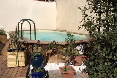 Image de , proche des monuments historiques appartement privé avec piscine et parking