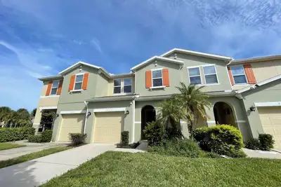 Image de Chez soi loin de chez soi. Maison de ville incroyable pour 9.