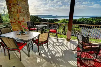 Image de Hill Country Oasis - Vue dégagée, sereine et privée sur le lac Travis