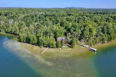 Image de Nouvelle liste! Cottage Lake Ann isolé. Près d'Interlochen, Sleeping Bear, Travers