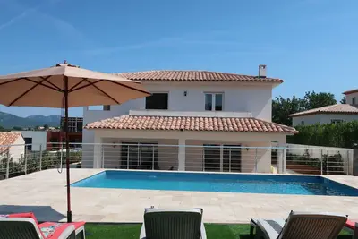 Image de Belle maison de vacances privée avec piscine privée, climatisation, Wifi, Tv, terrasse et parking