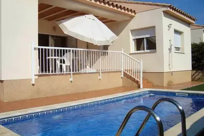 Image de Maison avec piscine privée A pieds de la plage Port aventura a 25min