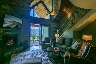 Image de Condo de luxe, vue imprenable, très proche des attractions de la région, à seulement 1 mile de la ville