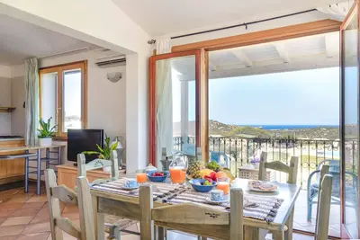 Appartement Panorama SeaView, à 5 minutes de la plage, piscine, wifi gratuit, air co