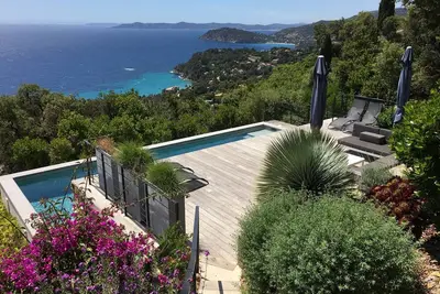 Image de Villa contemporaine, vue mer, grand confort, 5 ch. , 11 pers. , piscine chauffée