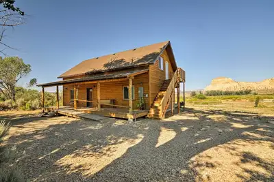 Image de Cozy Henrieville Cabin w / Porch Près de Bryce Canyon!