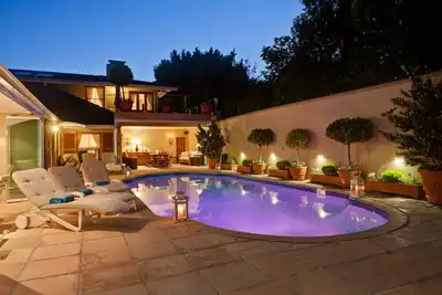 Image de Cottage 2 chambres - Luxe 5 étoiles - Hébergement indépendant - Constantia