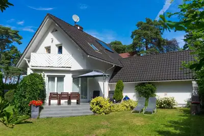 Image de Cottage avec cheminée, garage, Wi-Fi, 50m de bienvenue de la plage, les animaux de compagnie