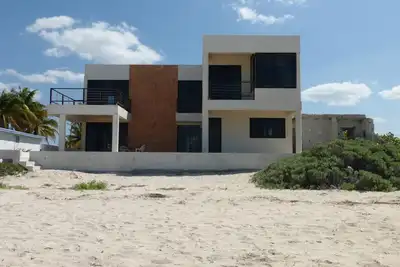 Image de Spacieuse maison de deux étages sur le golfe du Mexique, près de Merida