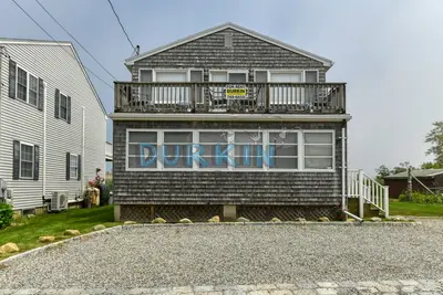 Image de Colonial spacieux, vue sur l'océan, près de la plage, escalier en colimaçon jusqu'au deuxième étage