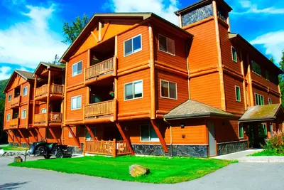 Image de The Hightower Suite- Un condo de luxe au dernier étage dans le centre de Girdwood / Alyeska!
