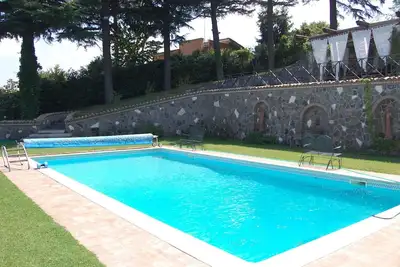 Image de Appartement dans une maison de vacances avec climatisation, Wifi, piscine privée, Tv, patio