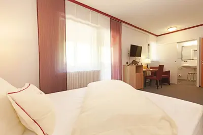 Image de 1 Doppelzimmer Classic mit Dusche/Badewanne und Wc