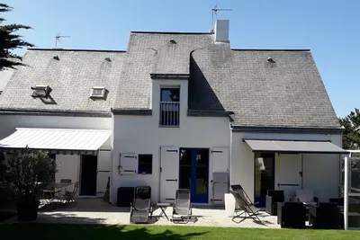 Image de Villa 100m de la plage de sable 12 personnes 6 ch. Calme confortable