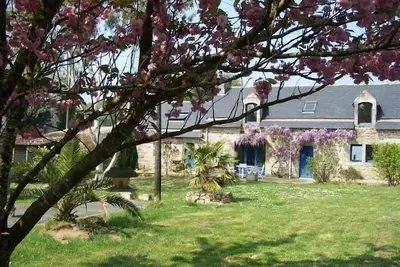 Image de Gîte classé, au calme, proche mer, piscine chauffée ouverte de juin à septembre