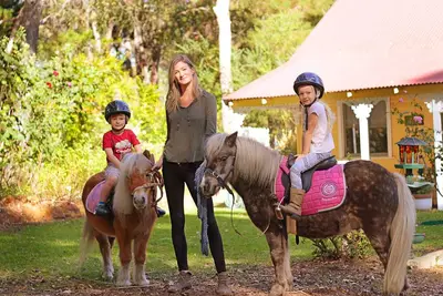 Gumleaf Cottage Farmstay - Alimentation quotidienne gratuite - près de Perth!