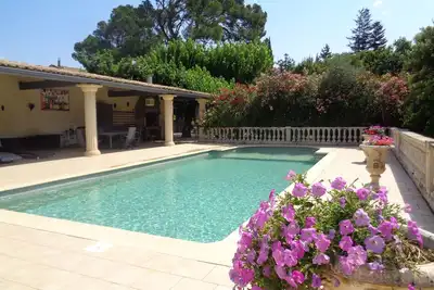 Image de Appartement dans grand mas provençal sur une exploitation viticole, grand parc.