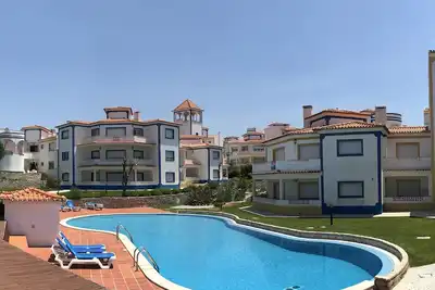 Image de Appartement B&Y avec vue sur la mer et le jardin paysager