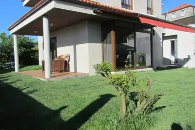 Image de Villa neuve très proche de la plage avec jardin pour 10 personnes Sanxenxo Vut-Po-000587