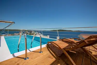 Image de Superbe Villa Vue Mer Avec Piscine PRIVÉE À Quelques ÉTAPES De La Mer