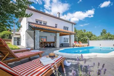 Image de Superbe maison de 4 chambres Ă .