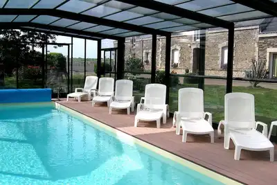 Image de Gite avec piscine couverte, chauffée non loin du Golfe du Morbihan